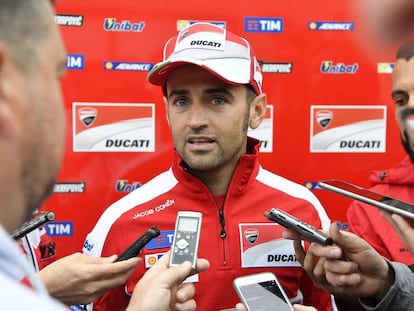 H&eacute;ctor Barber&aacute; atiende a la prensa este jueves en Motegi. 