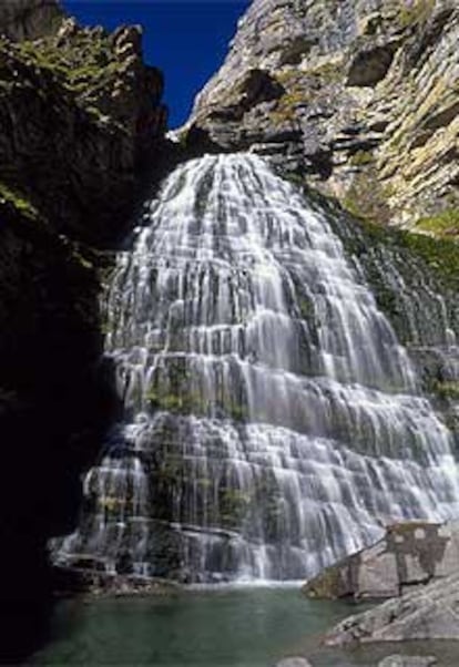 La Cola de Caballo, uno de los saltos de agua más destacados del parque nacional de Ordesa y Monte Perdido.