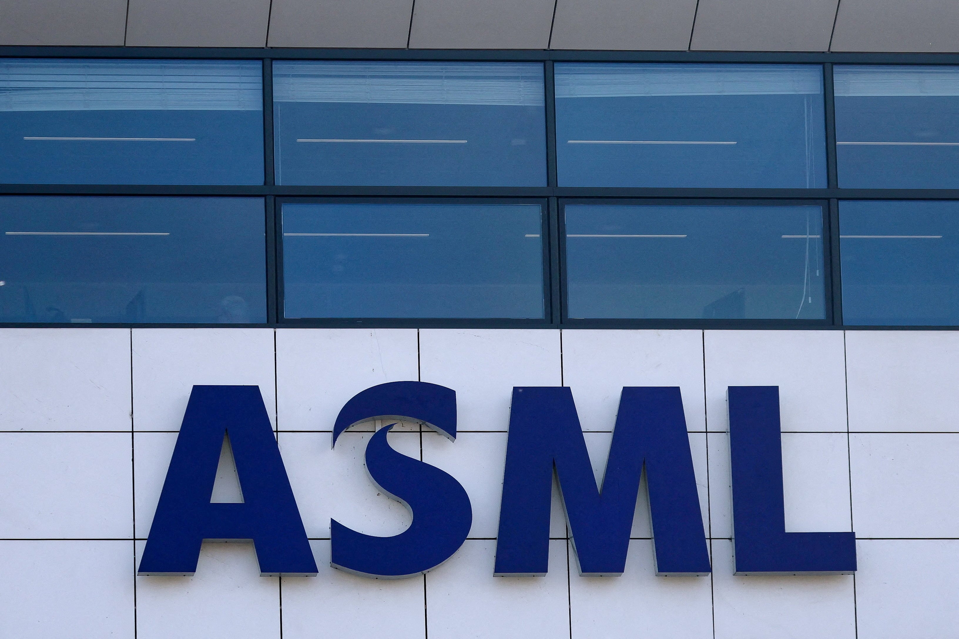 ASML, el mercado la posiciona en el club de compañías ganadoras de la IA