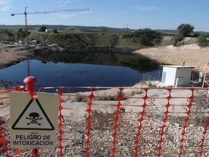 Laguna tóxica en el Parque Regional del Sureste, en Arganda del Rey.