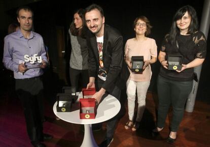 El director de la Semana de Cine de Terror de San Sebastián, Josemi Beltrán, en el centro, junto a los miembros del jurado.