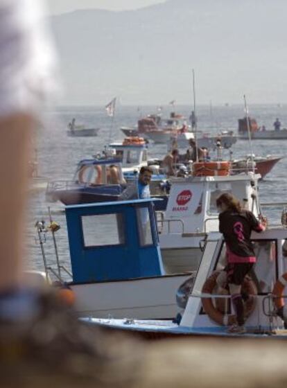 Manifestaci&oacute;n mar&iacute;tima contra el puerto deportivo en 2009.