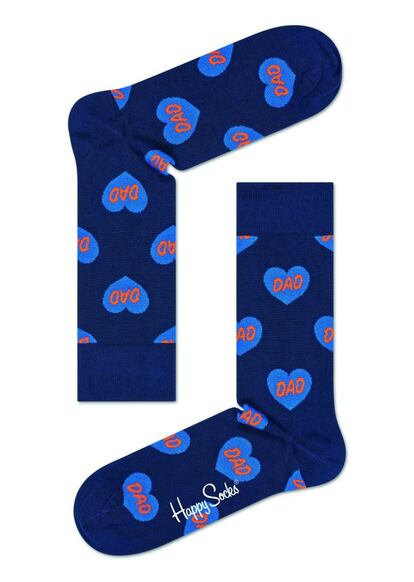 Amor de la cabeza a los pies. Happy Socks ha lanzado una serie especial de calcetines para el Día del Padre, siguiendo su habitual línea colorista y de diseños originales. Se pueden encontrar en el pack especial I love you Dad, con tres modelos diferentes.Precio: 24,95 euros.