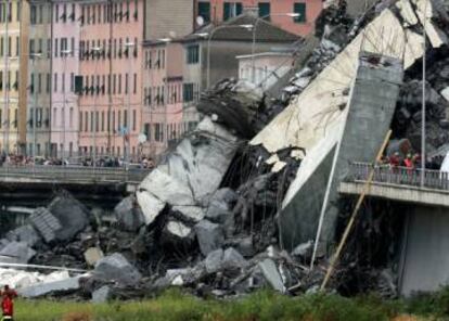 El puente Morandi de Génova, tras derrumbarse el 14 de agosto de 2018.