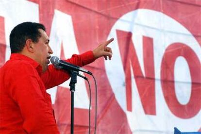 Chávez, en un mitin previo al referéndum para revocar su mandato, celebrado el año pasado.