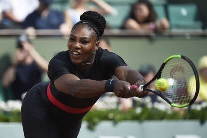 Serena William remata un golpe en el último torneo de Roland Garros.