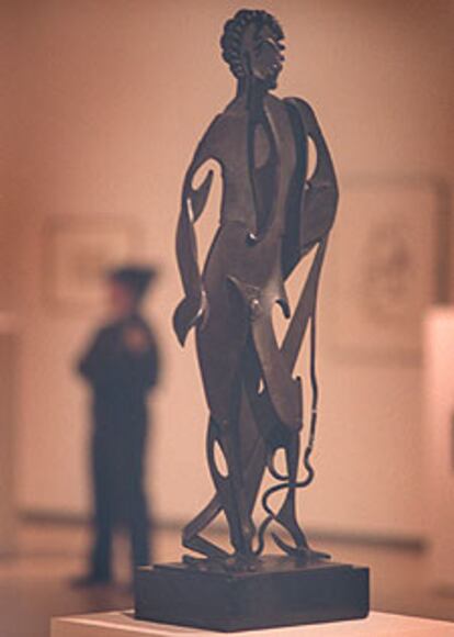 Una de las esculturas de Gargallo en la exposición del IVAM.