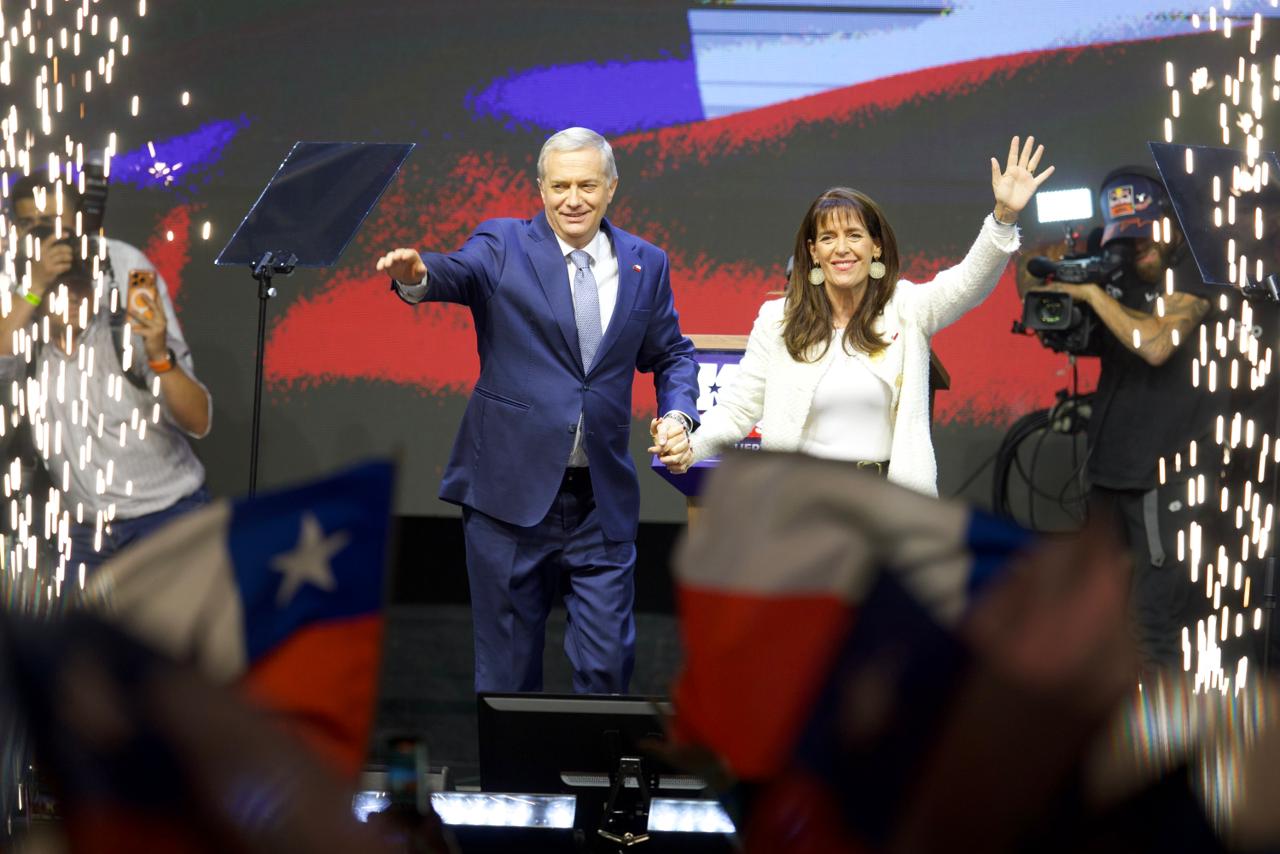 Kast vence en Chile y la extrema derecha alcanza la presidencia por primera vez en democracia Kast vence en Chile y la extrema derecha alcanza la presidencia por primera vez en democracia