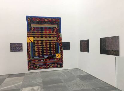 Aspecto de la exposición 'La alfombra española del siglo XV', de Teresa Lanceta.