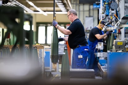 Obuses de 155 milímetros elaborados en una fábrica de munición en Unterlüß (Alemania). 