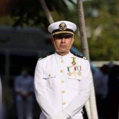 Vicealmirante acusado de huachicol fiscal pide a Sheinbaum que intervenga en su caso