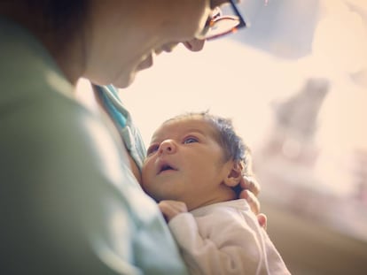 La moda de desmitificar la maternidad