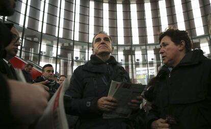 José Manuel Franco, líder del PSOE-M, en la estación de Atocha.