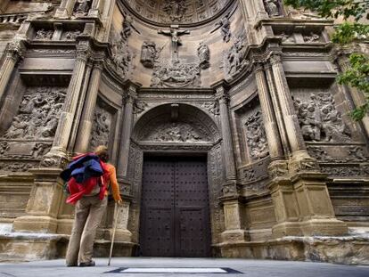 Atrio de la iglesia de Santa Mar&iacute;a, en Viana (Navarra).