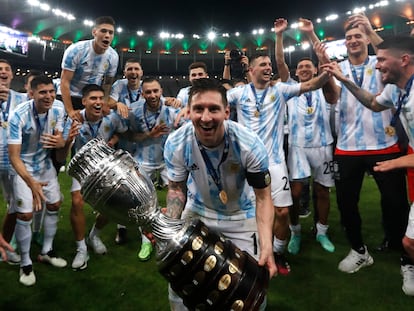 Lionel Messi celebra tras ganar la Copa América con Argentina, en 2021.