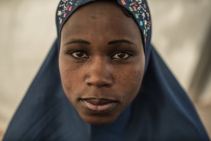 Fatana foi sequestrada e escravizada pelo Boko Haram. Escapou, e hoje sobrevive como refugiada.