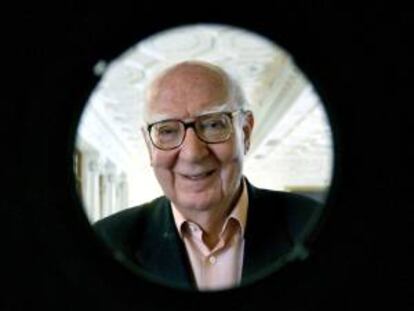 El guionista y director de cine, José Luis Borau, quien falleció ayer. EFE/Archivo