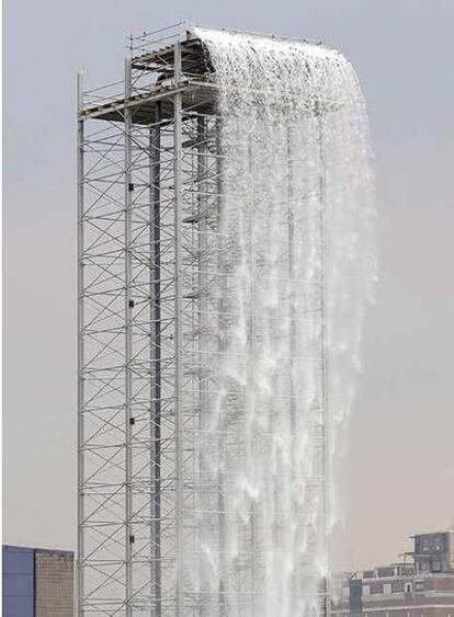 Otra de las cataratas de Eliasson en el East River.