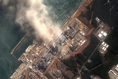 Imagen proporcionada por DigitalGlobe en la que se ve la central nuclear de Daichi, en el distrito de Fukushima.