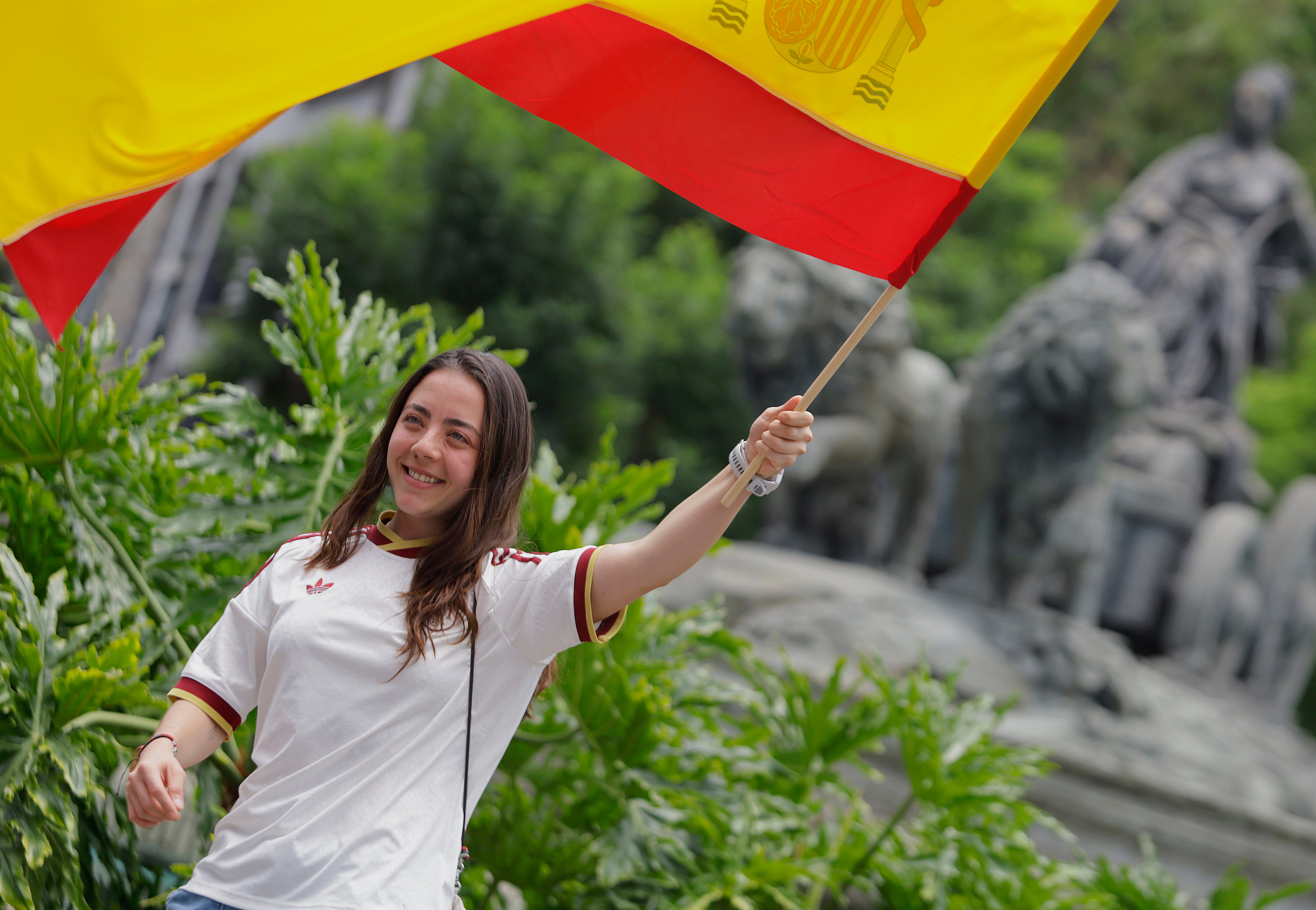 Por qué ha triunfado la camiseta blanca de la Selección (y por qué es difícil ponernos la de los colores de la bandera española)