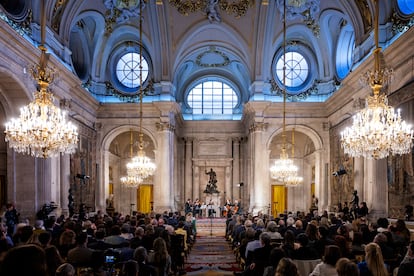 El concierto, como es habitual, tuvo lugar en el salón de columnas del Palacio Real.