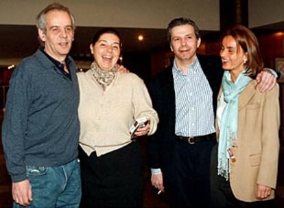 Francisco Rodríguez y José Antonio Tremiño junto a sus esposas en Tiflis.