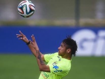 Neymar, durante treinamento na Granja Comary.