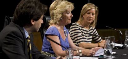 Esperanza Aguirre, durante la inauguración de una jornada sobre la Ley de Transparencia Hipotecaria de Madrid.