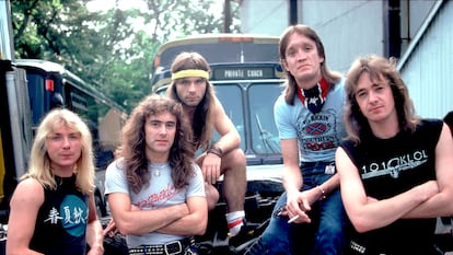 O Iron Maiden em 1983. Da esquerda para a direita: Dave Murray, Steve Harris, Bruce Dickinson, Nicko McBrain e Adrian Smith.