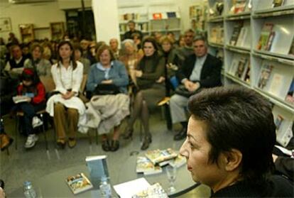 La crítica de arte Victòria Combalía, durante la presentación de su último libro.