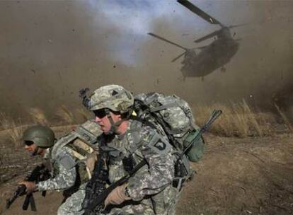 Soldados estadounidenses durante una operación antitalibán en la provincia afgana de Khost, cerca de la frontera paquistaní, el mes pasado.