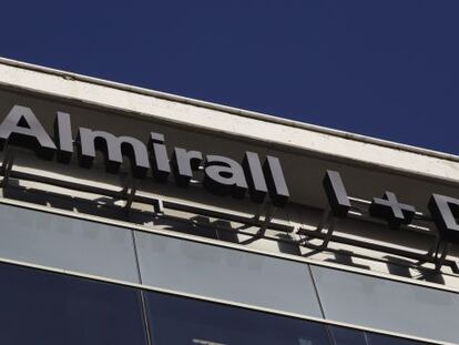 Almirall compra Poli para crecer en el segmento de la piel