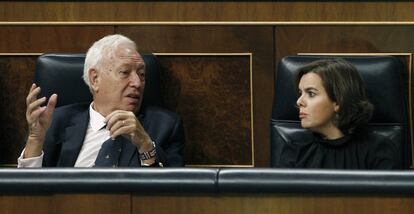 Soraya S&aacute;enz de Santamar&iacute;a  durante el pleno del Congreso de  este martes.