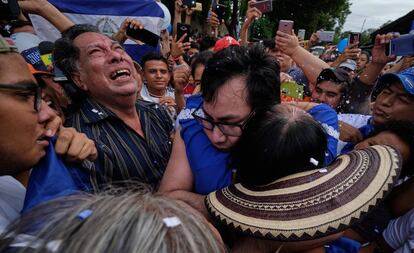 Yubrank Suazo es recibido por familiares en Masaya tras ser liberado de la cárcel La Modelo.