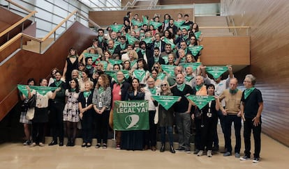 Acción a favor del aborto libre en Argentina, hoy en el Kursaal, en San Sebastián. 