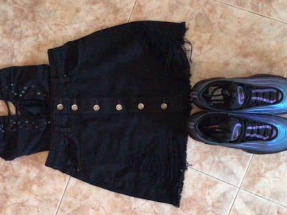 Photo of the disputed outfit provided by Laura C.