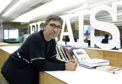 David Trueba, en la redacci&oacute;n de EL PA&Iacute;S en Madrid el pasado a&ntilde;o.