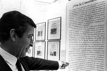 Las Cortes salidas de aquellas elecciones, convertidas en constituyentes, aprobaron la Constitución, que el pueblo español refrendaba el 6 de diciembre de 1978. En 1988 el ex presidente Adolfo Suárez visitó la exposición "El País, como es" con motivo del aniversario de aquella joven Constitución que cumplía 10 años.