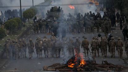 As Forças Armadas bolivianas em Cochabamba.