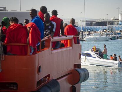 Migrants arrive in Tarifa.