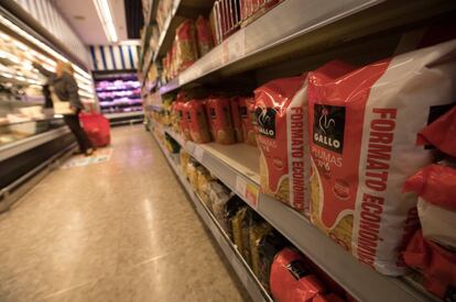 Productos de la marca Pastas Gallo en un supermercado en Madrid.  