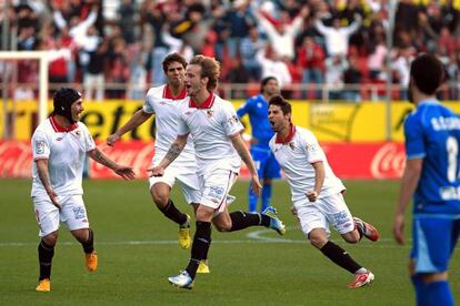 Rakitic celebra su gol desde 40 metros