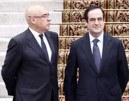 Javier Rojo (presidente del Senado) y José Bono (del Congreso), durante un acto en Madrid.