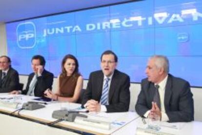 La c&uacute;pula directiva dle Partido Popular, antes de su junta directiva el 3 de abril de 2013. 