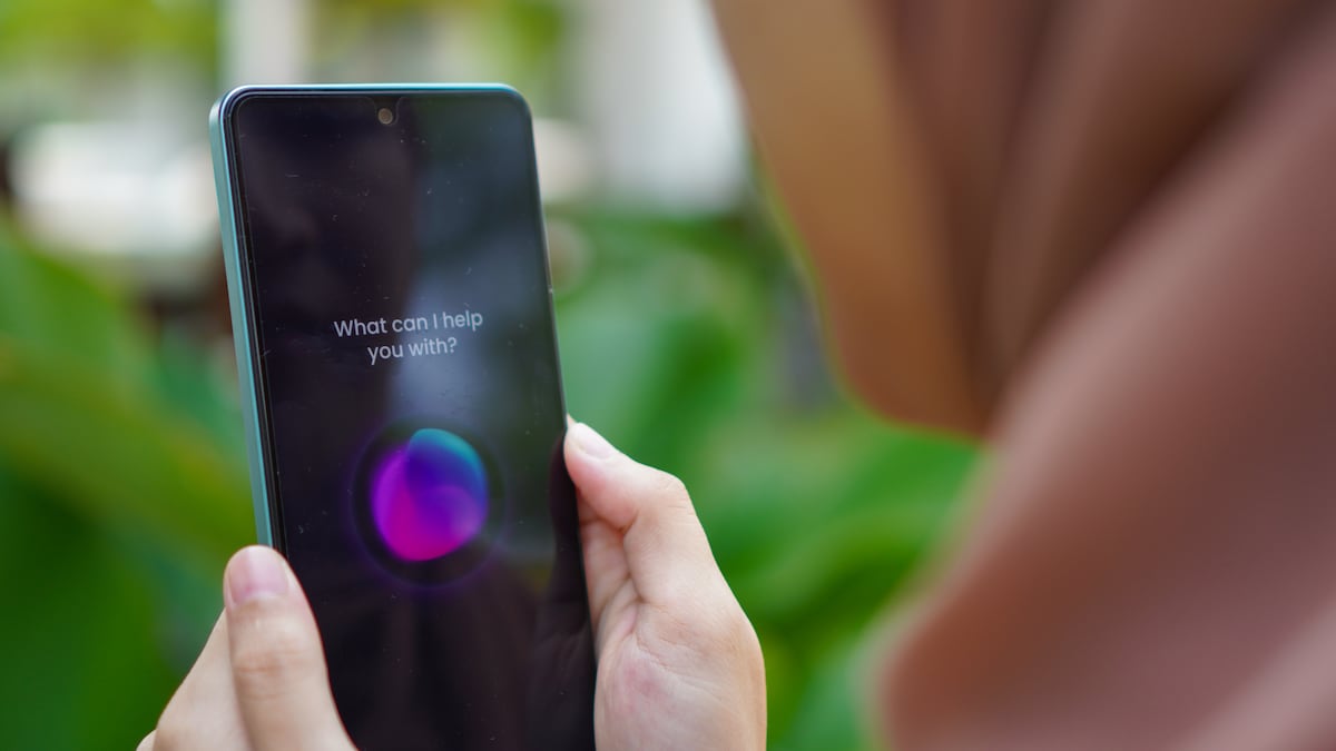Edge, Canva, Word… Estas son algunas de las apps más populares que ya usan la IA | Tu Tecnología | El País