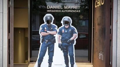 Entrada a la exposición del artista Daniel Mayrit 'Imágenes autorizadas', en la galería Cero (Madrid).