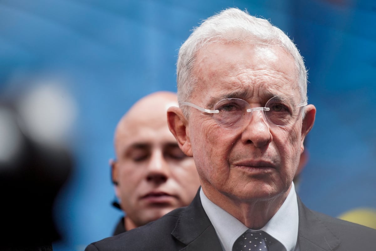 La Fiscalía llama a indagatoria al expresidente Álvaro Uribe por su  presunta participación en las masacres del Aro y la Granja | EL PAÍS  América Colombia