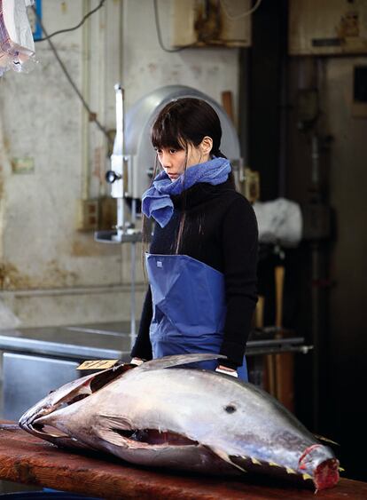 La actriz Rinko Kikuchi, en un fotograma de la película 'Mapa de los sonidos de Tokio', de Isabel Coixet.