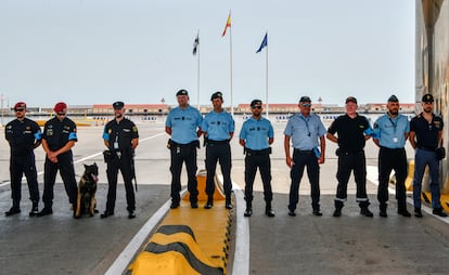 Agentes de Frontex, la guardia Civil y otros cuerpos policiales durante la presentación de la operación Minerva-Frontex el pasado 17 de junio.