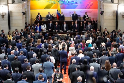 Funcionarios del Gobierno de Colombia dan inicio a la Instalación del Congreso en el Salón Elíptico del Capitolio Nacional.